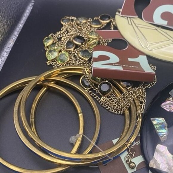 Forever 21 Jewelry Lot 9 New Tagged Pcs Bangles Bracelets Earrings Necklaces XXI - Picture 8 of 10